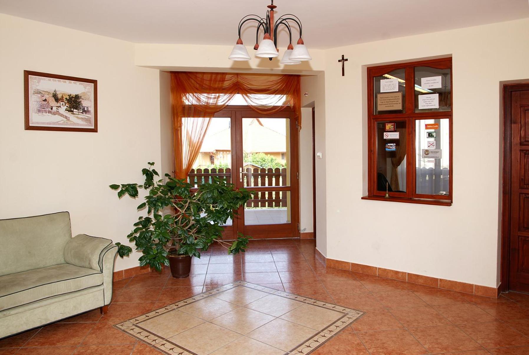 쇼프론 Pihenokereszt Panzio B&B 외부 사진