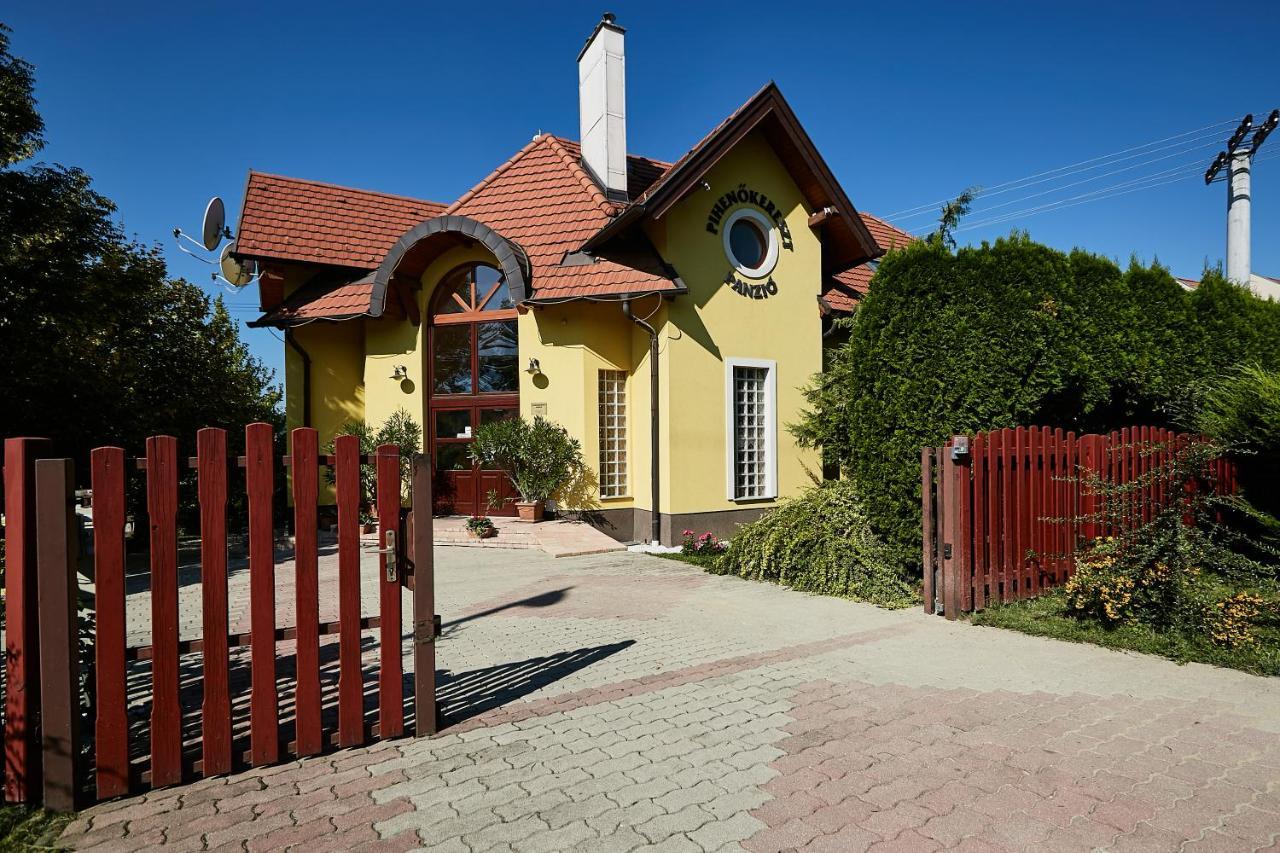 쇼프론 Pihenokereszt Panzio B&B 외부 사진