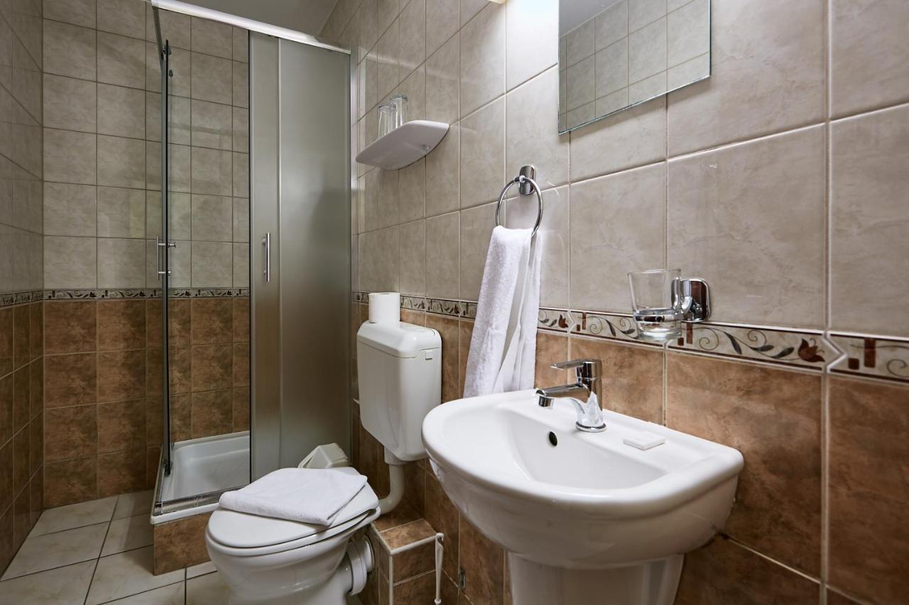 쇼프론 Pihenokereszt Panzio B&B 외부 사진